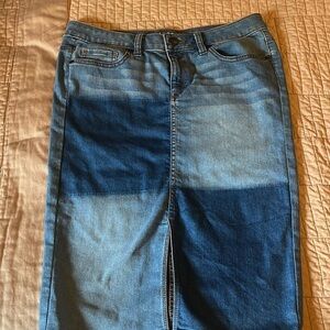 Stylish multi color blue jean skirt!